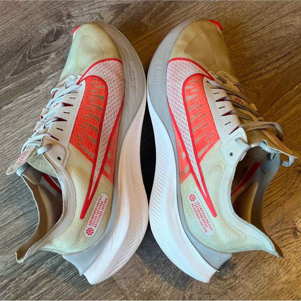 Nike Zoom Gravity Running Shoes Cream White Red Womens 11 UK 8.5‎ EU 43
